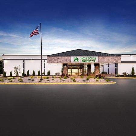 Hometowne Studios By Red Roof & Conference Center Cortland Extérieur photo