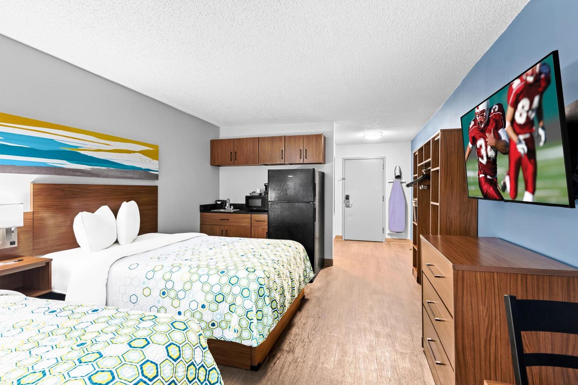 Hometowne Studios By Red Roof & Conference Center Cortland Extérieur photo