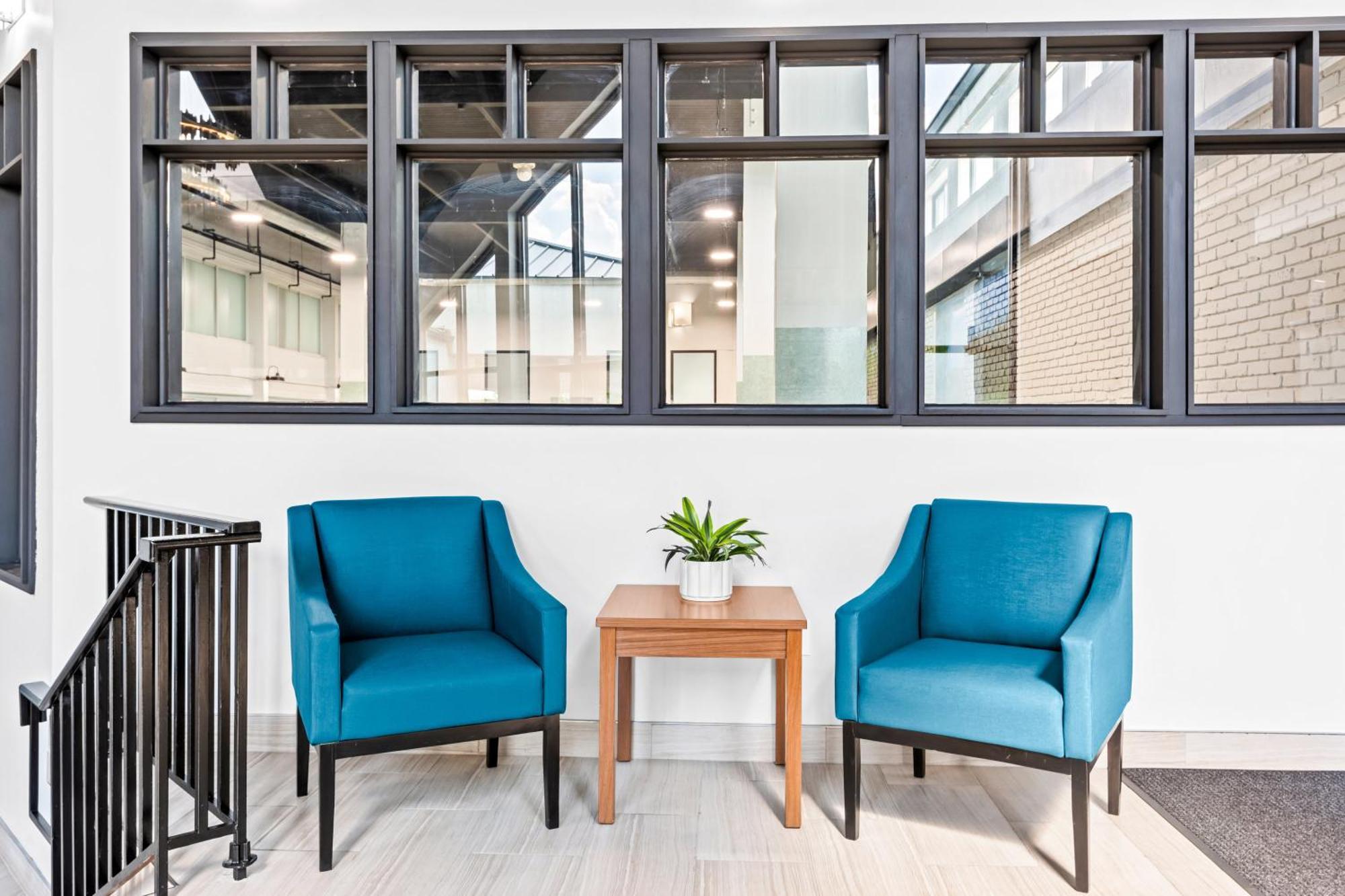 Hometowne Studios By Red Roof & Conference Center Cortland Extérieur photo